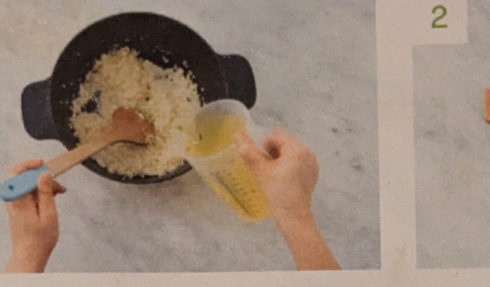 Step: In a large pot, heat 1 EL olive oil and sauté...